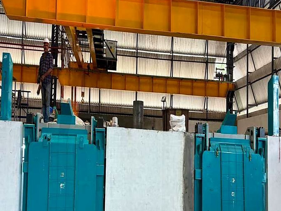 Two 1.5 tonne induction furnaces serving the no bake line